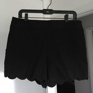 Ann Taylor LOFT women’s black scalloped shorts